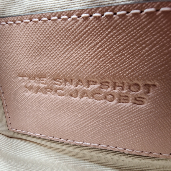 SOLD!!  Marc Jacobs The Snapshot Crossbody Bag, Saffiano Leather, Dust Bag, NWT - Picture 10 of 16